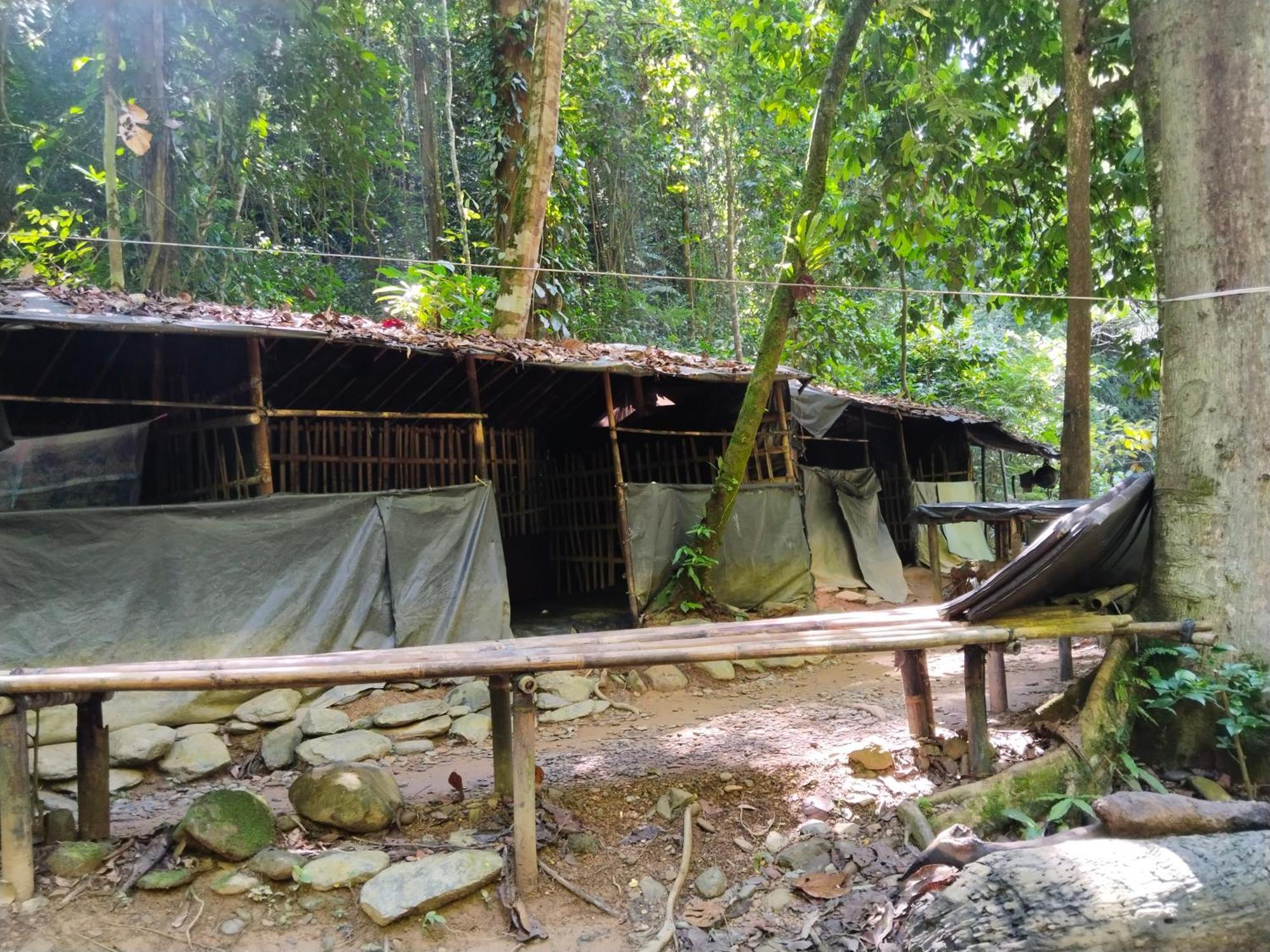 Jhony'S Backpacker-Guest House Only Stay Here Book Treking With Us ブキットラワン エクステリア 写真