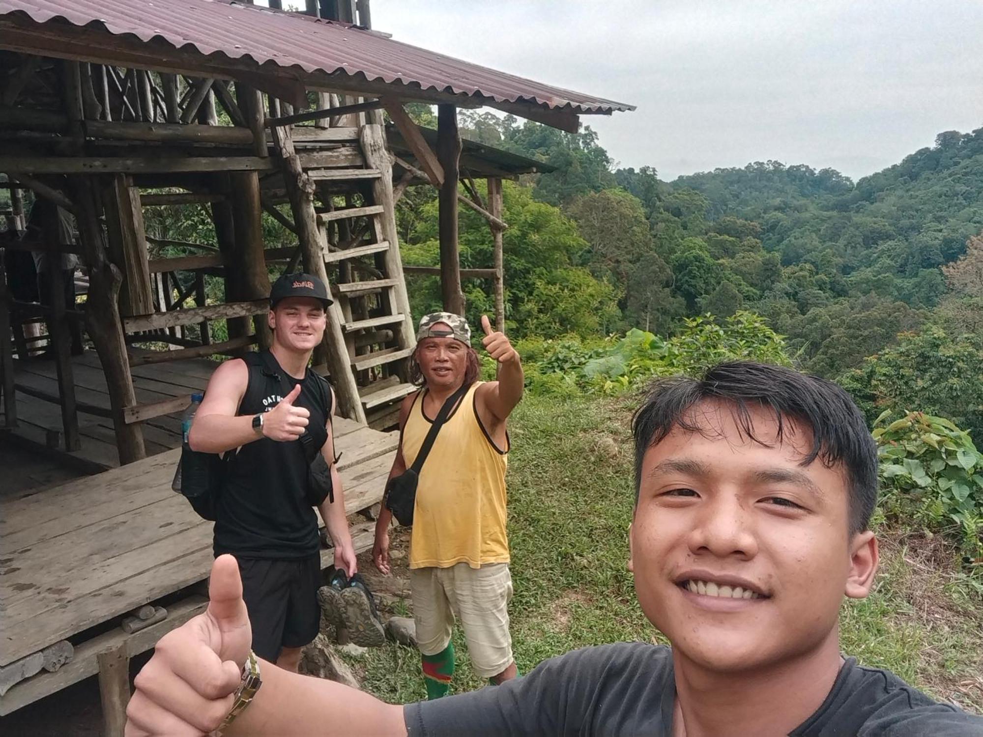 Jhony'S Backpacker-Guest House Only Stay Here Book Treking With Us ブキットラワン エクステリア 写真