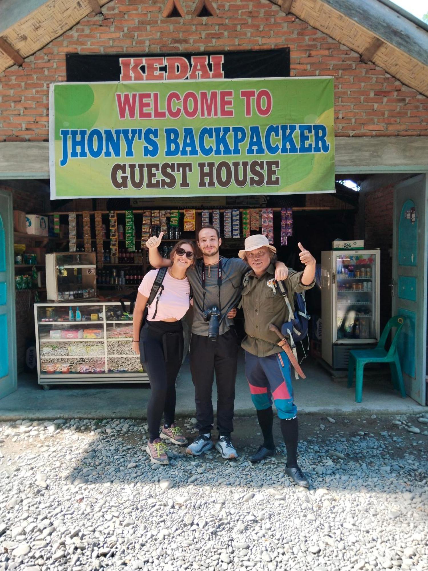 Jhony'S Backpacker-Guest House Only Stay Here Book Treking With Us ブキットラワン エクステリア 写真